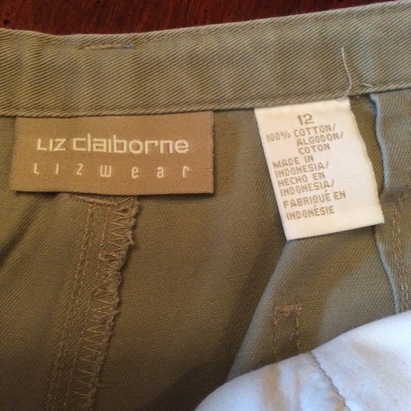 Green Capri pants - Picture 6 of 6